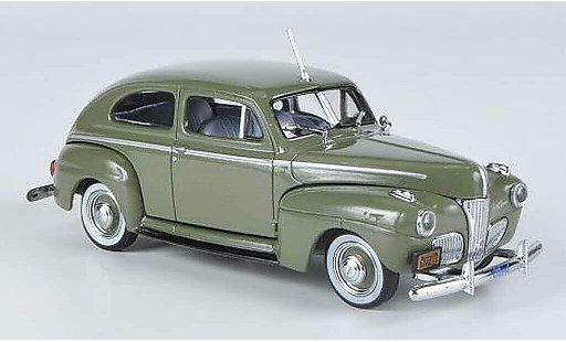 Ford Super Deluxe Berline 1/43 American Heritage Models verde 1941 coche miniatura