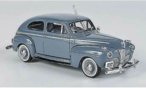 Ford Super Deluxe Berline 1/43 American Heritage Models gris 1941 coche miniatura