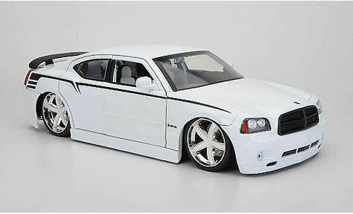 Dodge Charger 2006 1/18 Jada Toys SRT8 blanco coche miniatura