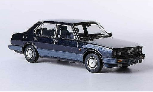 Alfa Romeo Alfetta 2000 1/43 Kess 1983 Quadrifoglio Oro azul coche miniatura