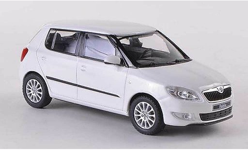 Skoda Fabia II 1/43 Abrex blanco Facelift 2010 coche miniatura