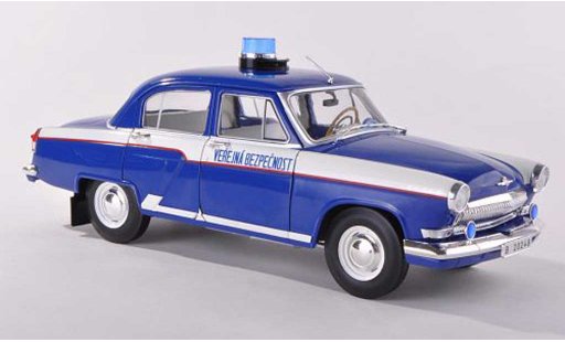 Wolga M21 Base 1/18 IST Models police Prag 1970 coche miniatura
