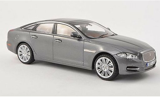 Jaguar XJ Base 1/43 IXO gris RHD 2011 coche miniatura