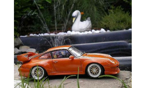 Porsche 911 GT2 1/18 Ut Models street version naranja coche miniatura