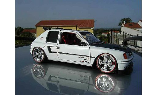 Peugeot 205 Turbo 16 1/18 Solido full white T16 coche miniatura