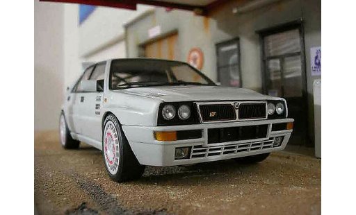 Lancia Delta HF Integrale 1/18 Kyosho evolution 2 street race coche miniatura