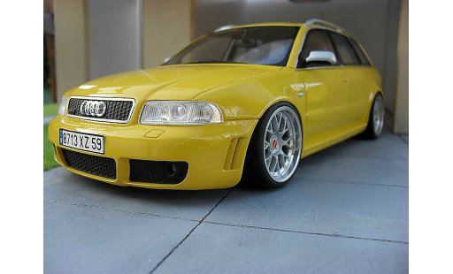 Audi RS4 berline 1/18 Ottomobile amarillo jantes BBS 19 pouces coche miniatura