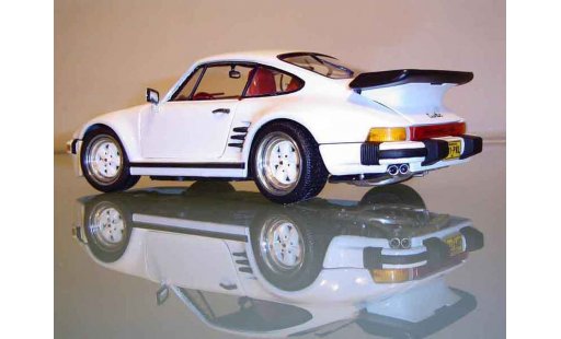 Porsche 911 Turbo 1/18 Revell Flat Nose tipoe coche miniatura