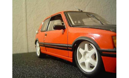 Peugeot 205 GTI 1/18 Solido tuning coche miniatura