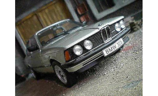 Bmw 323 coupe 1/18 Autoart e21 gris argent polaris gris 1977 coche miniatura