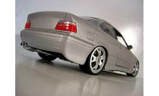Bmw X5 E36 1/18 Ut Models coupe gris jantes bmw x5 coche miniatura