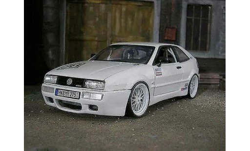 Volkswagen Corrado VR6 1/18 Revell street racer coche miniatura
