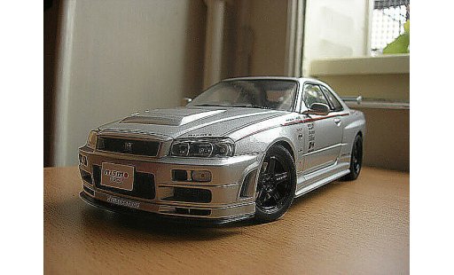 Nissan Skyline R34 GTR 1/18 Autoart nismo z-tune Z2 coche miniatura