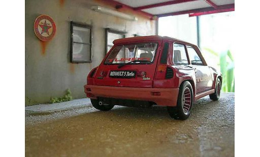 Renault 5 Turbo 1/18 Universal Hobbies 1 rojo coche miniatura