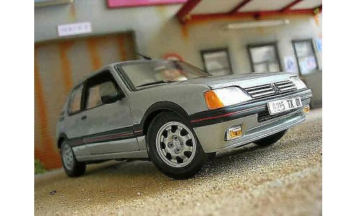 Peugeot 205 GTI 1/18 Solido 1.9 gris futura coche miniatura