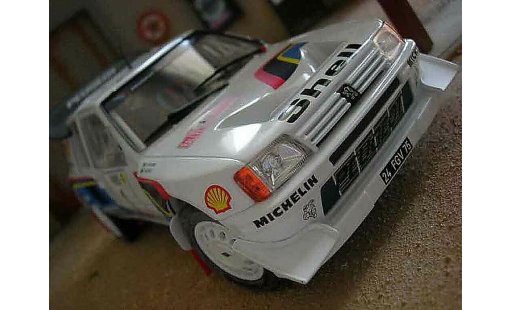 Peugeot 205 Turbo 16 1/18 Solido 1986 #1 blanco coche miniatura
