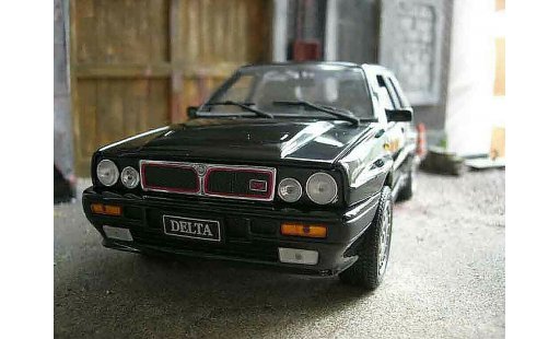 Lancia Delta HF Integrale 1/18 Sun Star 16s negro coche miniatura