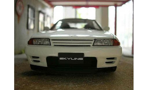 Nissan Skyline R32 1/18 Autoart gt-r v-spec ii blanco coche miniatura