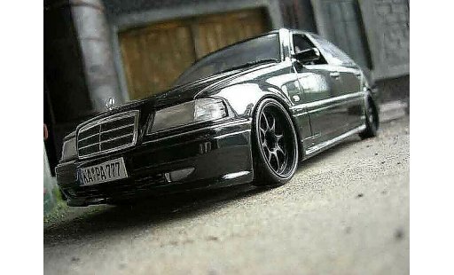 Mercedes Classe C AMG 1/18 Ut Models 36 negro coche miniatura