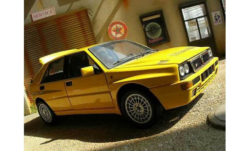 Lancia Delta HF Integrale 1/18 Kyosho evolution 2 amarillo coche miniatura