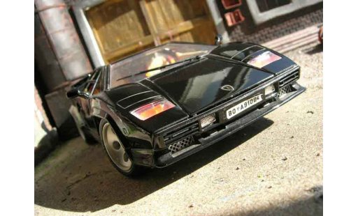 Lamborghini Countach 5000 Quattrovalvole 1/18 Burago negro coche miniatura