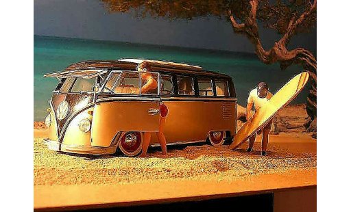 Volkswagen Combi Base 1/18 Welly microbus bully samba coche miniatura