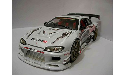 Nissan Silvia S15 1/18 Muscle Machines  coche miniatura