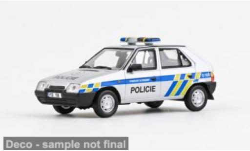 Coche miniatura Skoda Favorit 1/43 Abrex 136L 1988 Policie (CZ) 1:43 Skoda Favorit 1/43 Abrex 136L 1988 Policie (CZ) 1:43 coche miniatura