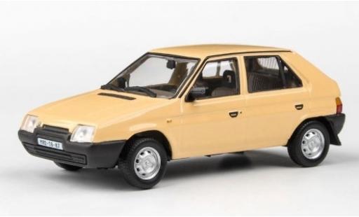 Coche miniatura Skoda Favorit 1/43 Abrex 136L beige RHD 1988 Skoda Favorit 1/43 Abrex 136L beige RHD 1988 coche miniatura