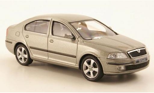 Skoda Octavia 1/43 Abrex metalico gris 2004 coche miniatura