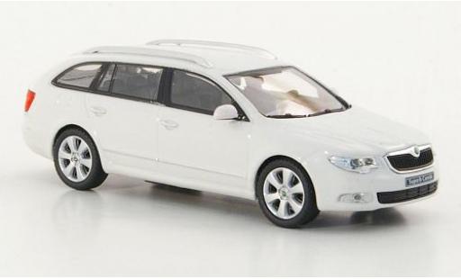 Coche miniatura Skoda Superb 1/43 Abrex II Combi blanco 2009 Skoda Superb 1/43 Abrex II Combi blanco 2009 coche miniatura