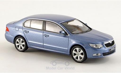 Coche miniatura Skoda Superb 1/43 Abrex II metalico azul Skoda Superb 1/43 Abrex II metalico azul coche miniatura