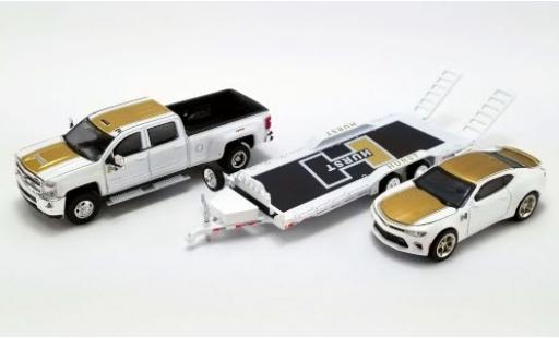 Chevrolet Silverado 1/64 ACME 3500 HD Hurst Performance 2018 avec Camaro SS et 2-Achs-remorque coche miniatura