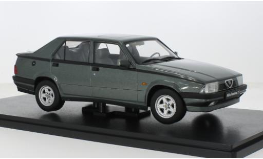 Coche miniatura Alfa Romeo 75 1/18 Triple 9 Collection grü Triple 9 Coll 1:18 Alfa Romeo 75 1/18 Triple 9 Collection grü Triple 9 Coll 1:18 coche miniatura