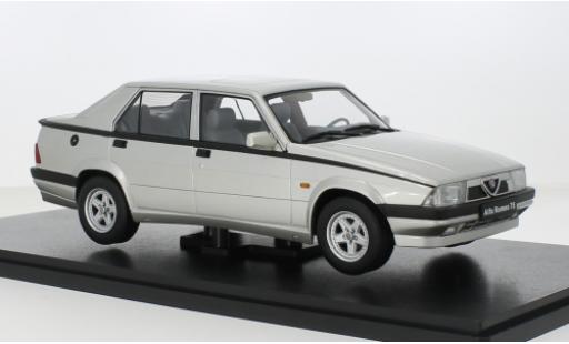 Coche miniatura Alfa Romeo 75 1/18 Triple 9 Collection silber Triple 9 Coll 1:18 Alfa Romeo 75 1/18 Triple 9 Collection silber Triple 9 Coll 1:18 coche miniatura