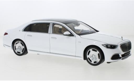 Coche miniatura Mercedes CLA 1/18 Almost Real Maybach S-classe blanche 2021 Mercedes CLA 1/18 Almost Real Maybach S-classe blanche 2021 coche miniatura