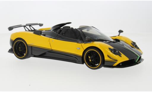 Coche miniatura Pagani Zonda 1/18 Almost Real cinque gelb/schwarz 2009 1:18 Pagani Zonda 1/18 Almost Real cinque gelb/schwarz 2009 1:18 coche miniatura