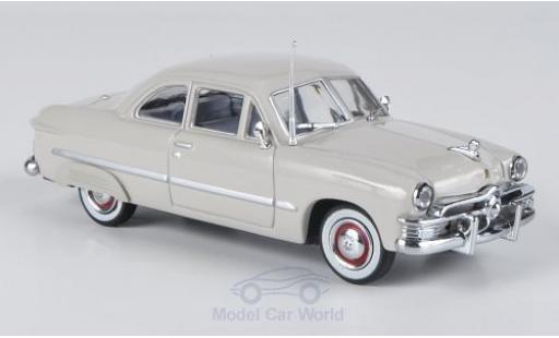 Coche miniatura Ford Custom 1/43 American Heritage Models gris 1949 2-Door Ford Custom 1/43 American Heritage Models gris 1949 2-Door coche miniatura