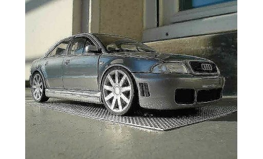 Audi S4 berline 1/18 Ut Models v6 bi-turbo gris jantes 18 pouces coche miniatura