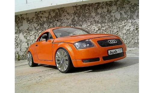 Audi TT coupe 1/18 Revell jantes audi a8 naranja lamborghini coche miniatura