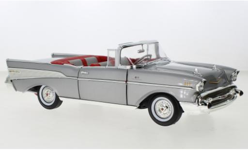 Chevrolet Bel Air 1/18 Auto World Convertible metallise gris 1957 coche miniatura
