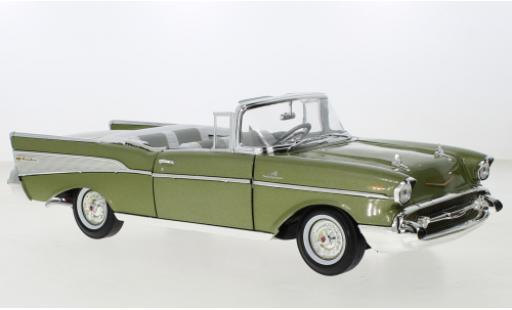 Chevrolet Bel Air 1/18 Auto World Convertible metallise verde 1957 coche miniatura