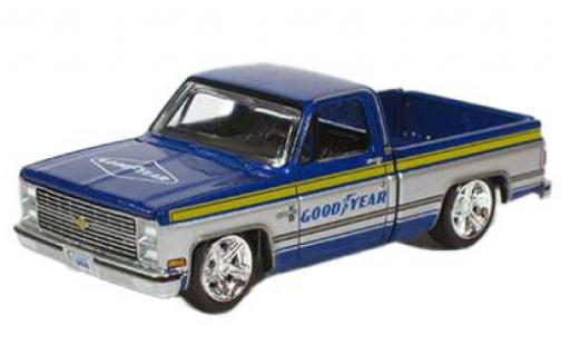 Chevrolet Silverado 1/64 Auto World Goodyear 1983 coche miniatura