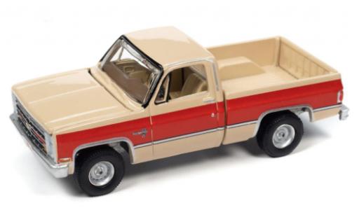 Coche miniatura Chevrolet Silverado 1/64 Auto World R10 Fleetside beige/rouge 1987 Chevrolet Silverado 1/64 Auto World R10 Fleetside beige/rouge 1987 coche miniatura