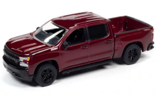 Chevrolet Silverado 1/64 Auto World Z71 Douane Trail Boss metallise rouge foncé 2019 coche miniatura