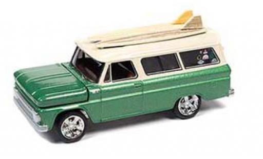 Coche miniatura Chevrolet Suburban 1/64 Auto World metallise vert/beige clair 1965 Chevrolet Suburban 1/64 Auto World metallise vert/beige clair 1965 coche miniatura