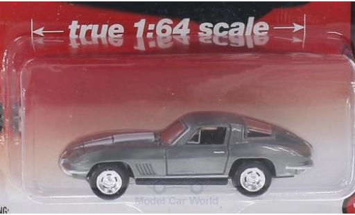Coche miniatura Chevrolet Corvette 1/64 Auto World StingRay 427 Special Version gris/blanco 1967 ohne Vitrine Chevrolet Corvette 1/64 Auto World StingRay 427 Special Version gris/blanco 1967 ohne Vitrine coche miniatura