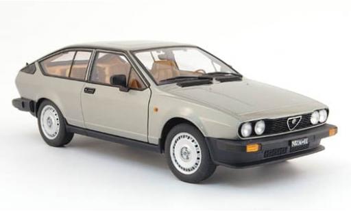 Coche miniatura Alfa Romeo Alfetta 1/18 AUTOart GTV 2.0 metallise grau 1980 1:18 Alfa Romeo Alfetta 1/18 AUTOart GTV 2.0 metallise grau 1980 1:18 coche miniatura