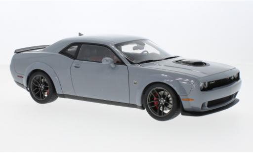 Coche miniatura Dodge Challenger 1/18 AUTOart R/T Scat Pack Shaker Widebody gris clair 2022 Dodge Challenger 1/18 AUTOart R/T Scat Pack Shaker Widebody gris clair 2022 coche miniatura