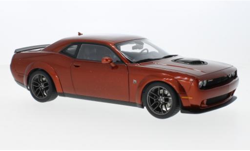 Coche miniatura Dodge Challenger 1/18 AUTOart R/T Scat Pack Shaker Widebody metallise brun 2022 Dodge Challenger 1/18 AUTOart R/T Scat Pack Shaker Widebody metallise brun 2022 coche miniatura